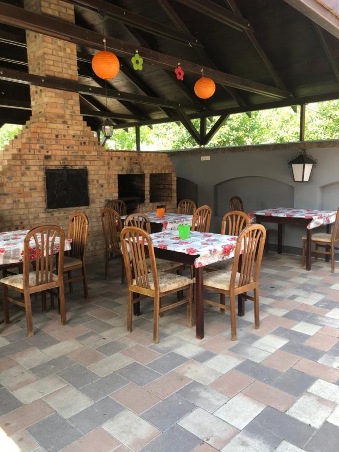 Kerekes Panzio Es Etterem Bed & Breakfast Balmazújváros Dış mekan fotoğraf
