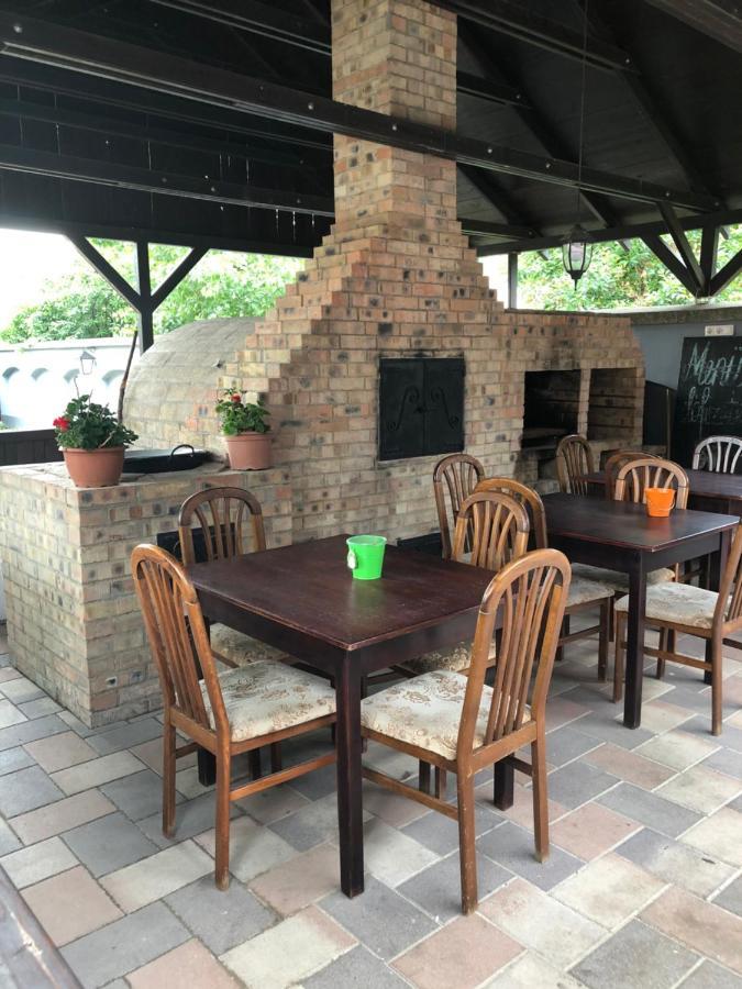 Kerekes Panzio Es Etterem Bed & Breakfast Balmazújváros Dış mekan fotoğraf