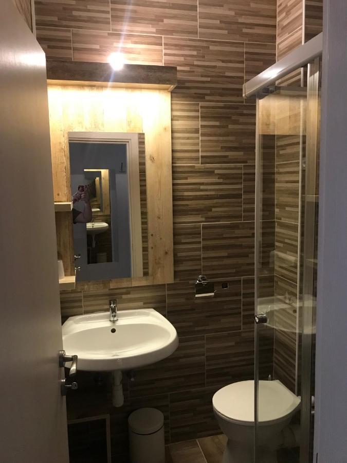 Kerekes Panzio Es Etterem Bed & Breakfast Balmazújváros Dış mekan fotoğraf