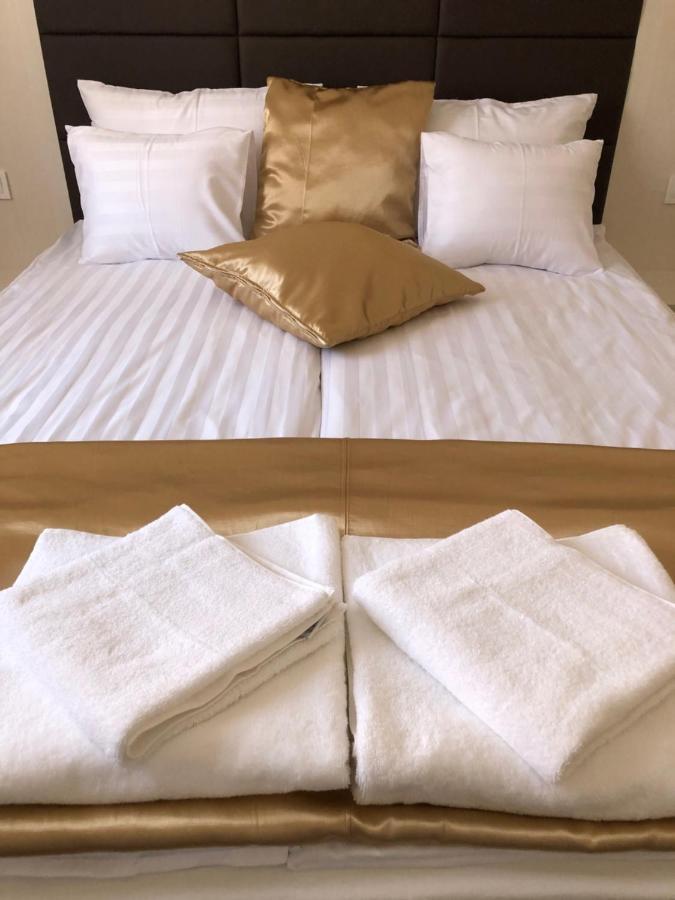 Kerekes Panzio Es Etterem Bed & Breakfast Balmazújváros Dış mekan fotoğraf