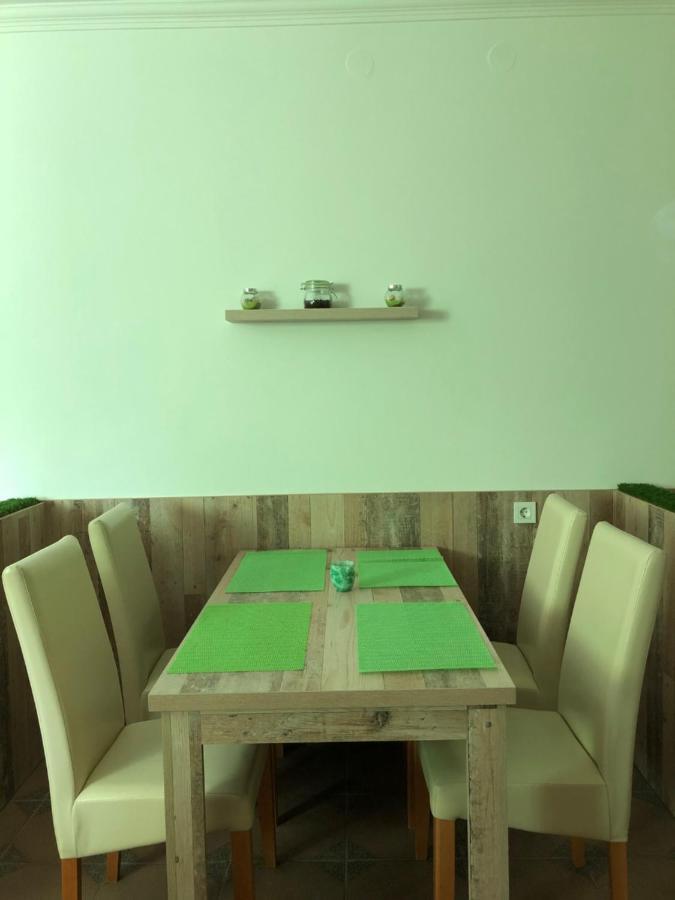 Kerekes Panzio Es Etterem Bed & Breakfast Balmazújváros Dış mekan fotoğraf