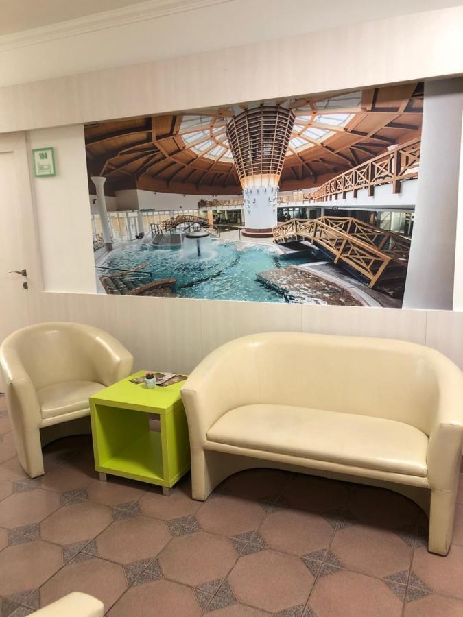 Kerekes Panzio Es Etterem Bed & Breakfast Balmazújváros Dış mekan fotoğraf