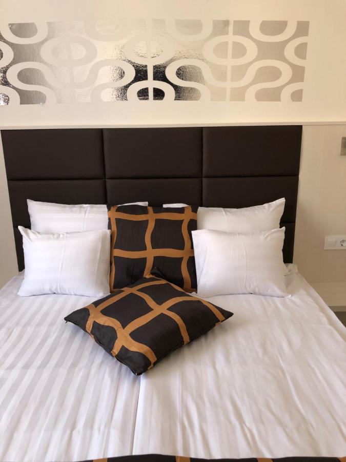 Kerekes Panzio Es Etterem Bed & Breakfast Balmazújváros Dış mekan fotoğraf