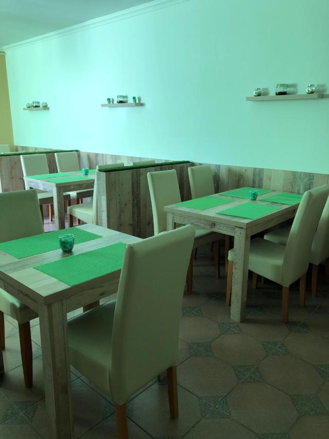 Kerekes Panzio Es Etterem Bed & Breakfast Balmazújváros Dış mekan fotoğraf