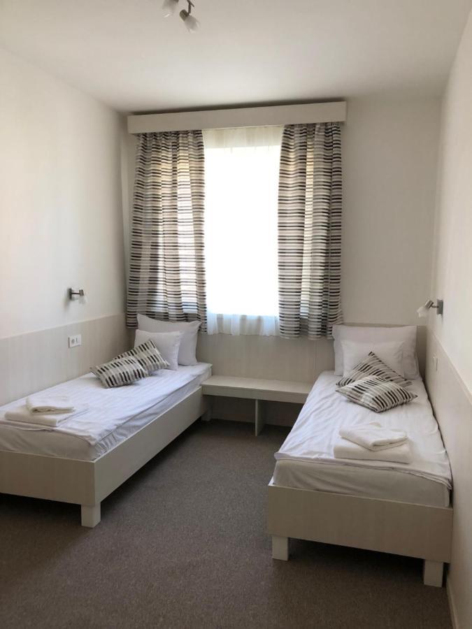Kerekes Panzio Es Etterem Bed & Breakfast Balmazújváros Dış mekan fotoğraf